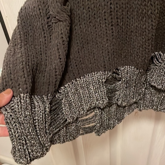 Umgee Sweater - Picture 3 of 4